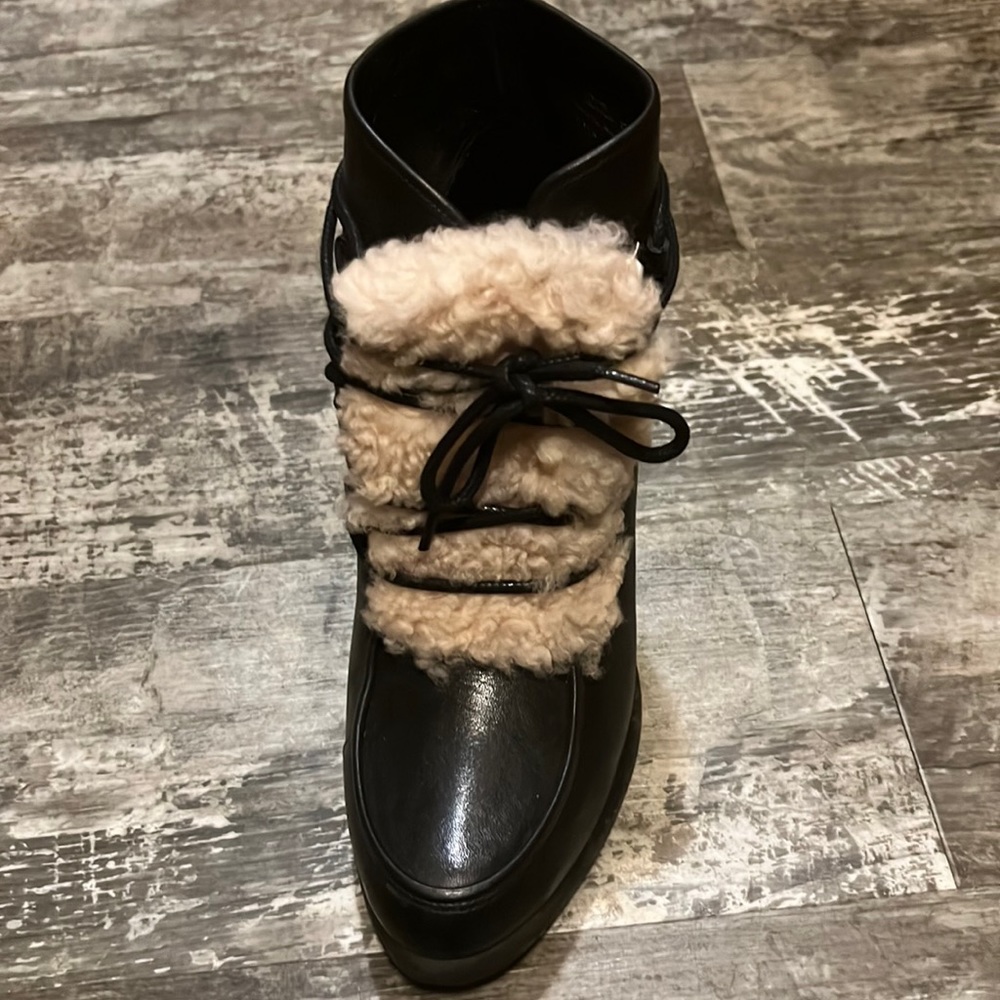 Ugg heel Boots